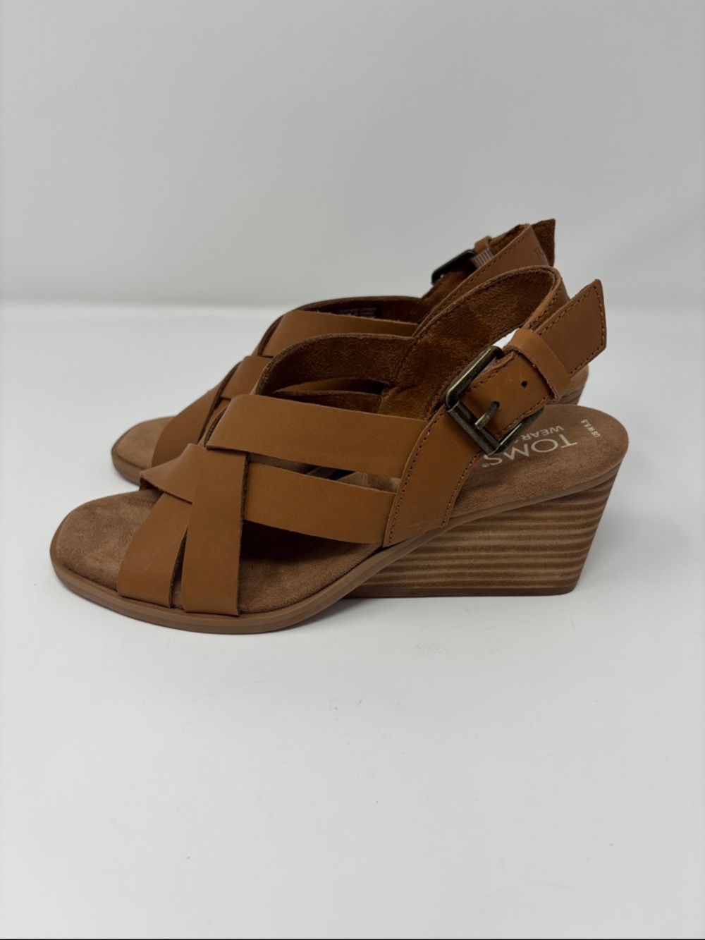 TOMS Women’s Brown Leather Wedge Sandals - Picture 3 of 7